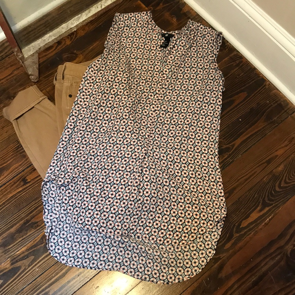 H&M Sleeveless Shirt